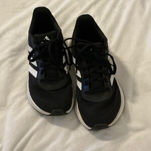 Adidas Classic black and white. Sz7